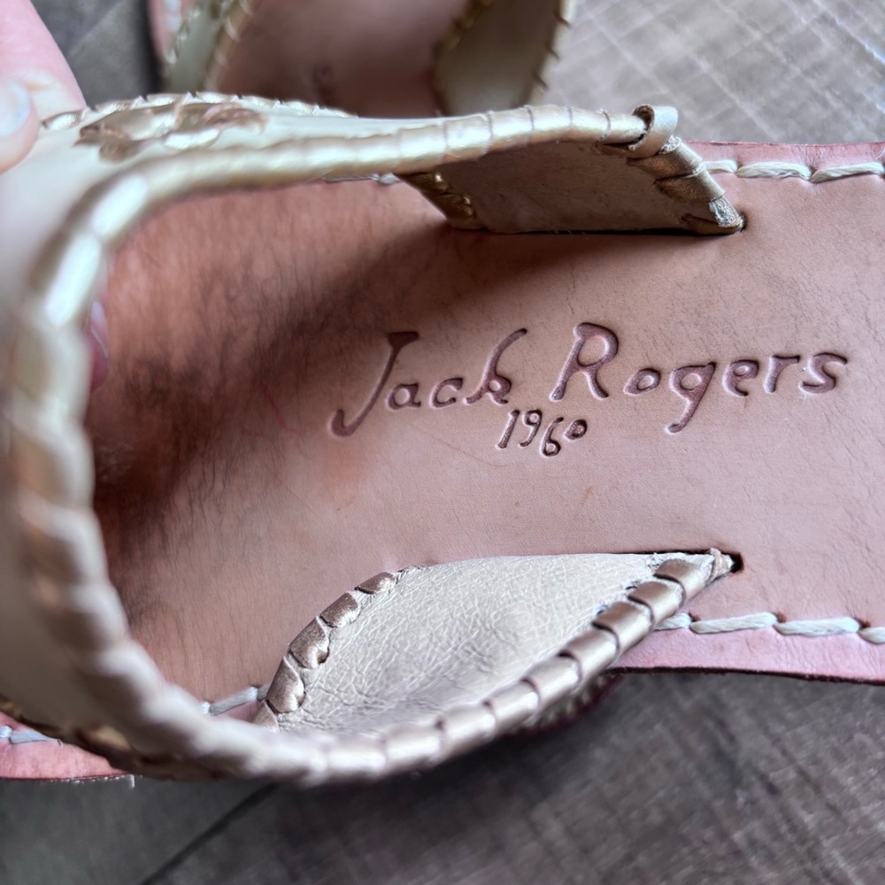 Jack Rogers Tan & Gold Flat Thong Sandals Casual Summer Footwear Size 9 - Picture 6 of 16